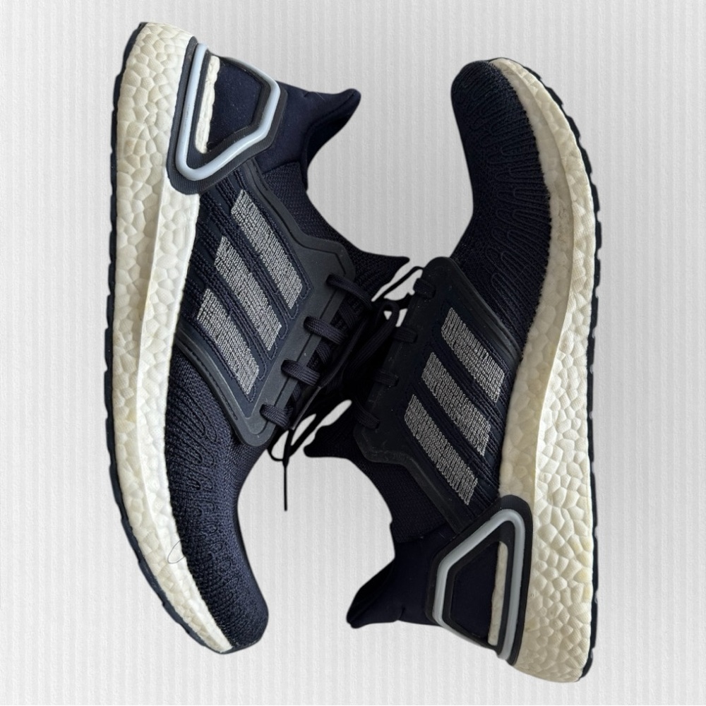 Adidas Ultraboost Primegreen - Size 10.5 - Navy/White